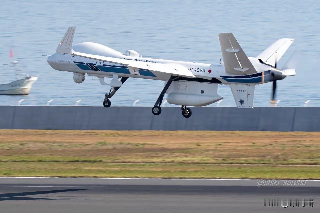 同一天，美日两国各摔一架无人机，还都是一个型号！
​据日本读卖新闻报道，11月2