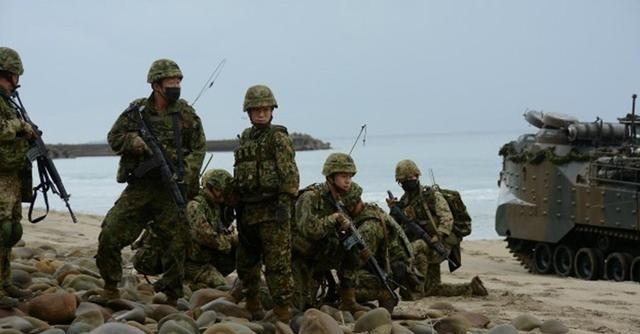 日本现在是不是在准备打仗？直接说答案，可能性很大。日本的国运下滑速度非常快，GD