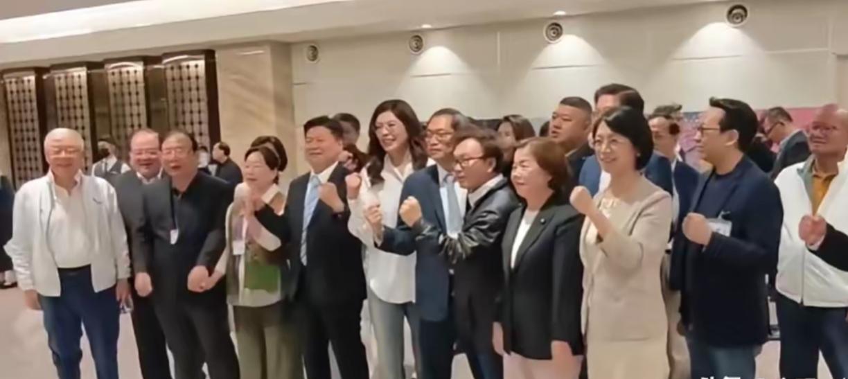 网友发文说，台民意机构国民党团52位民代当中真正力挺郑丽文的不会超过10人，真的