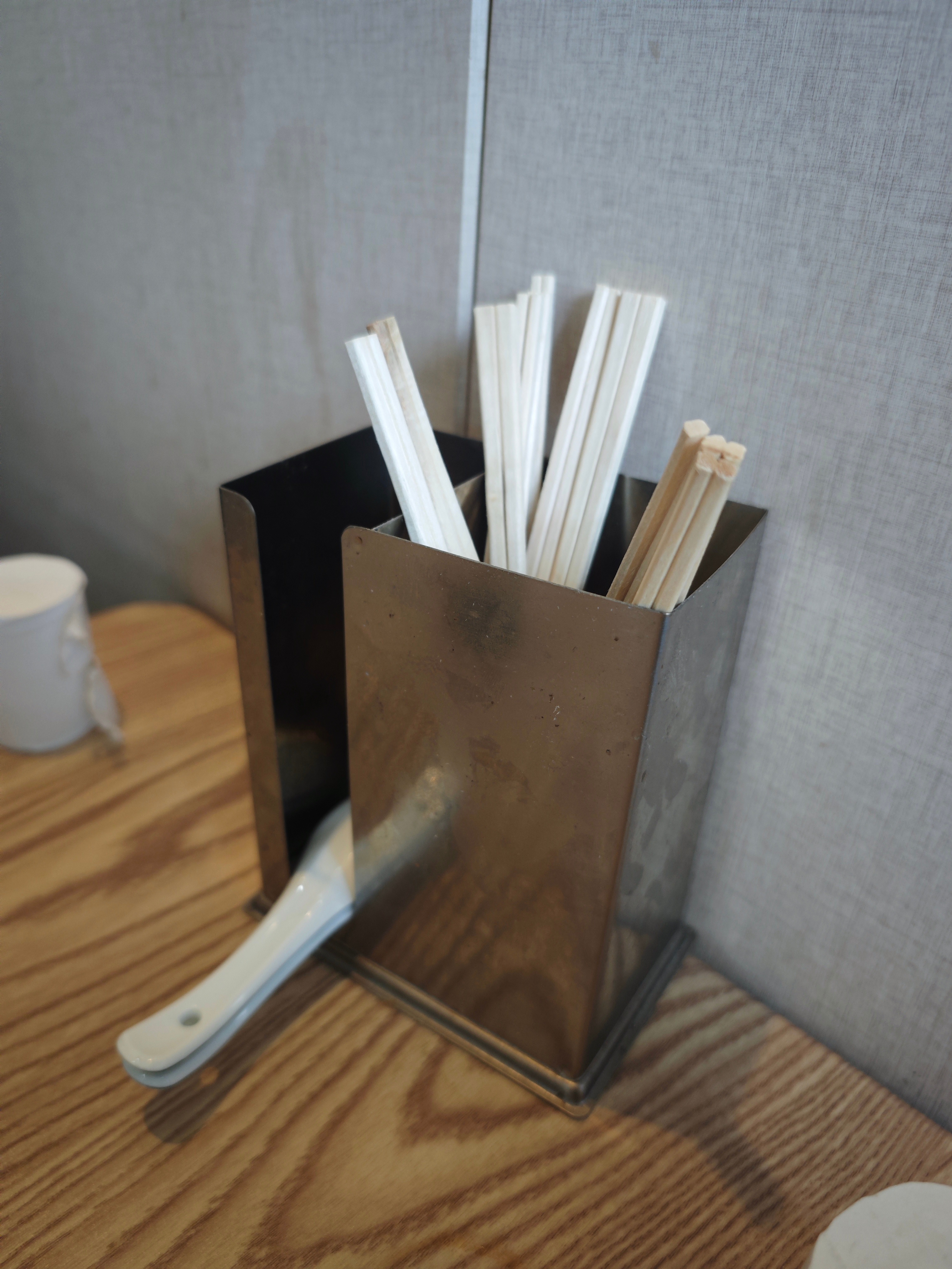 好久没有在餐饮碰到过这种一次性筷子了 新乡