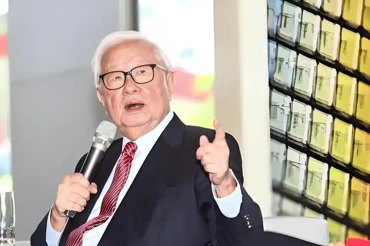 台积电创始人张忠谋，受访时语出惊人：“我真的认为，我的国家 —— 美国，仍然是世