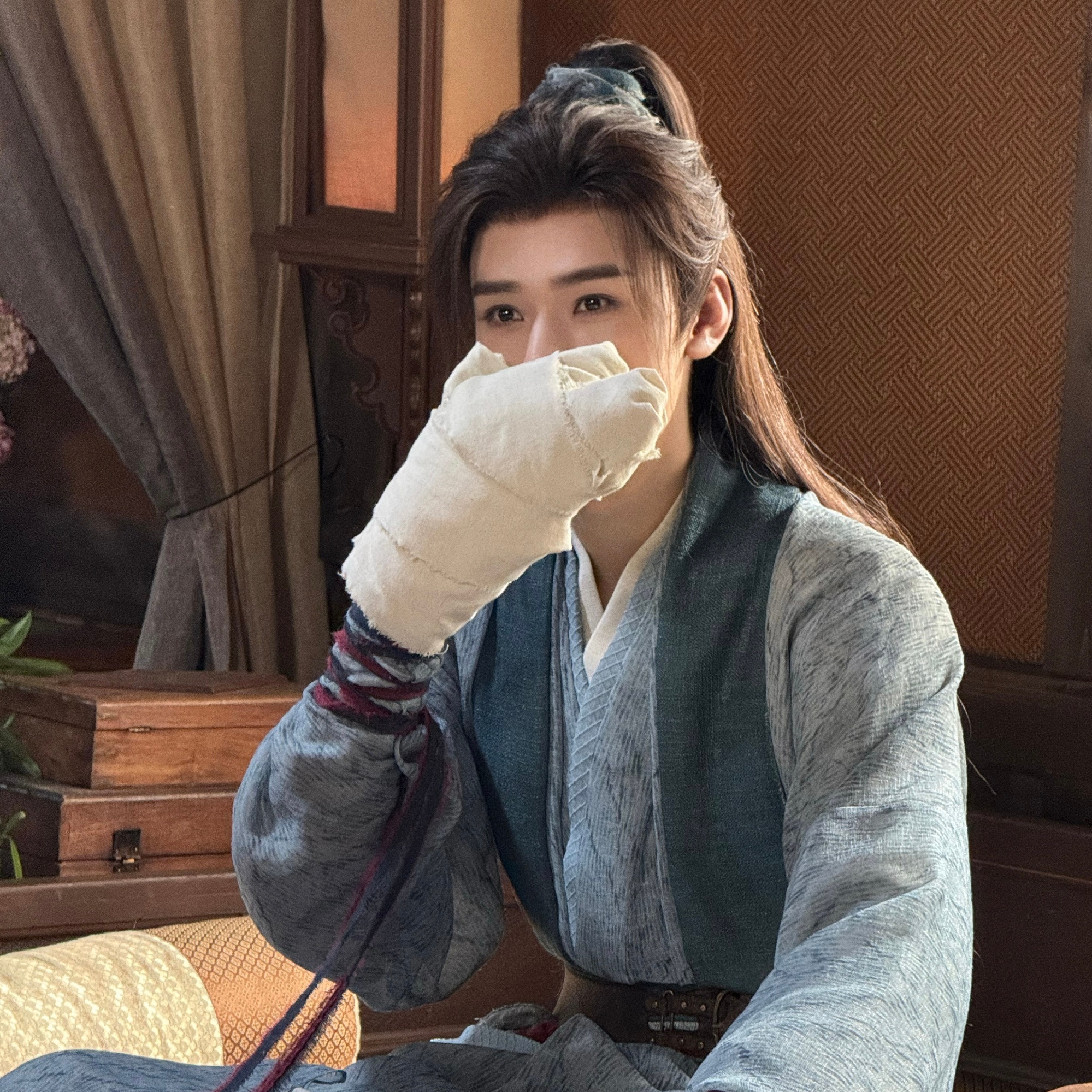 地球超新鲜[超话] 地球团收官超长待机陪聊 俊俊弹完玻璃杯之后是这样吗 ​​​