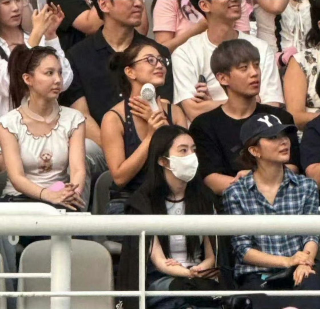 去看BLACKPINK高阳演唱会的明星好多明星去看了BLACKPINK演唱会啊✨