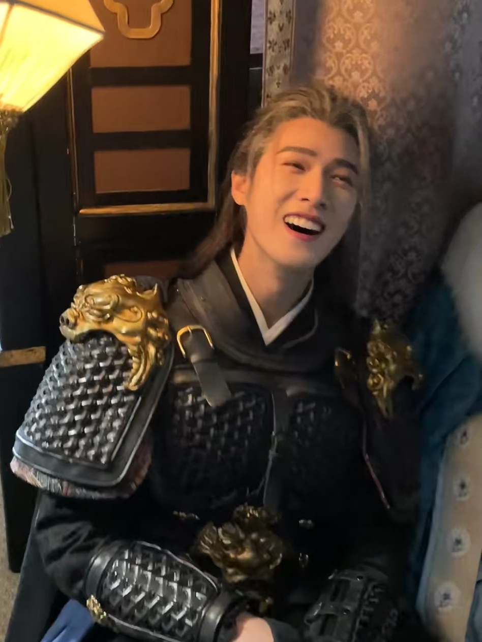 男主脸他可太有了谁说李昀锐没有男主脸，他可太有了！九重紫宋墨这脸也太帅了，李昀锐