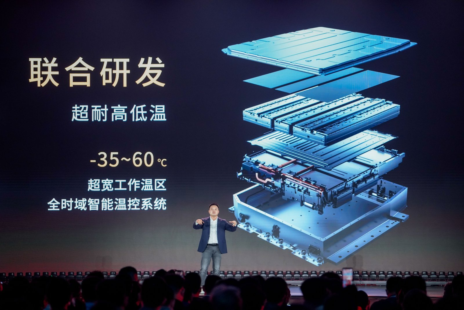 开纵横G700越野从从容容游刃有余我们早就是汽车大国，却总在豪华越野领域被国际品