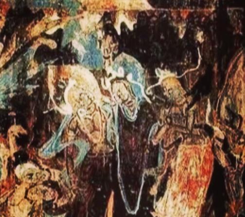 莫高窟北魏壁画色彩。早期北魏壁画色彩更突出装饰性，壁画是传统的“工笔重彩”画技，基本上是在线描造型基础上进行添色，颜色基本是平涂的，这样最突出的是平面装饰风格。北魏洞窟壁画的人物，赋有明显的西域晕染风格，有着自己的特点。画家用色笔沿人物轮廓线，以线的方式作多层次的叠晕式晕染，更有立体感。这个时期壁画以写意为主，随类赋彩，犬马难、鬼魅易。