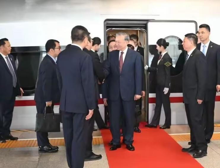 中国不做我也不做！日本罕见跟进，让越南20多年的念想直接落空

越南想要修一条从