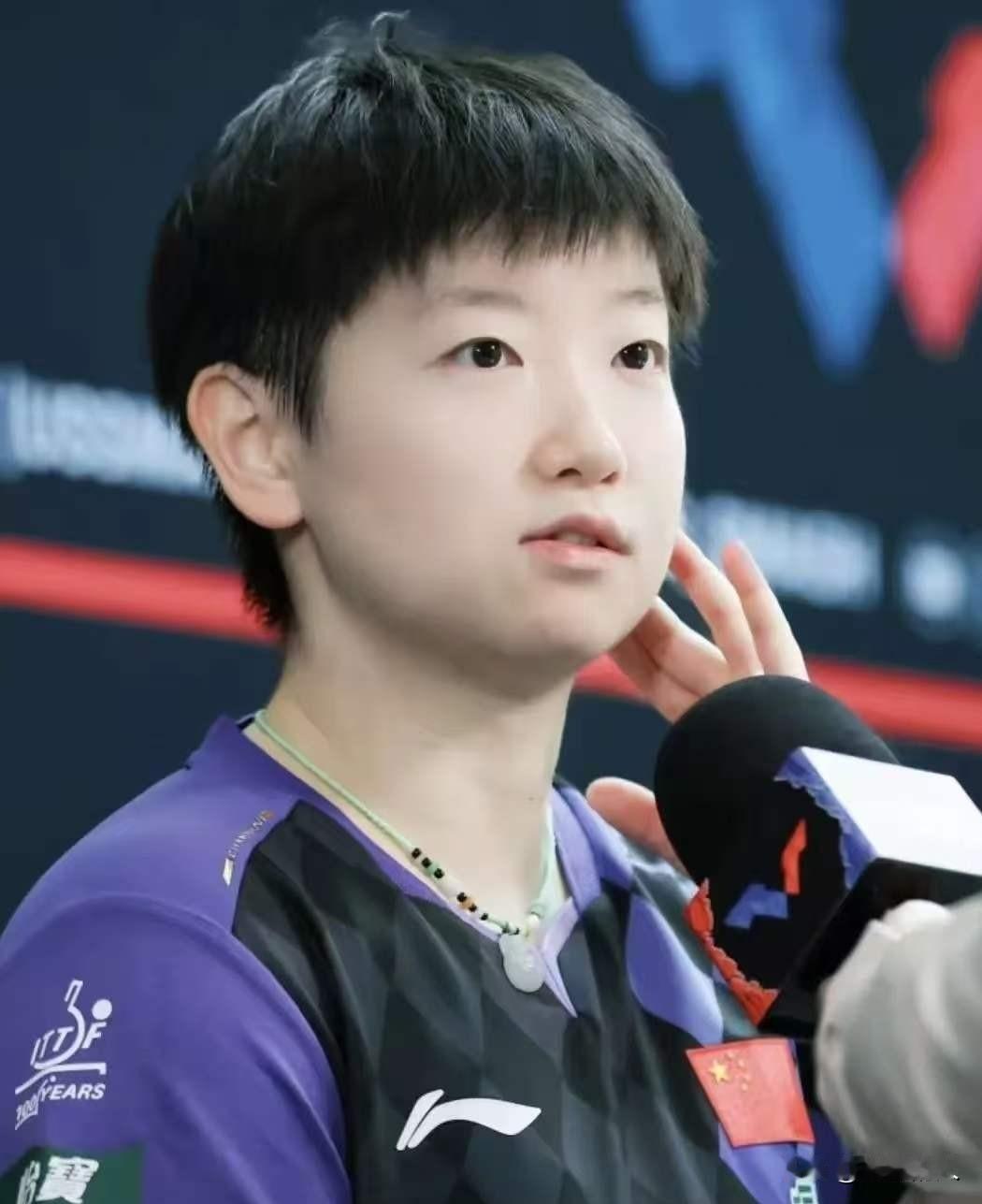 为什么莎莎最受欢迎打球能扛事胜率高，性格实在不摆架子，待人暖心低调，大家都很喜欢