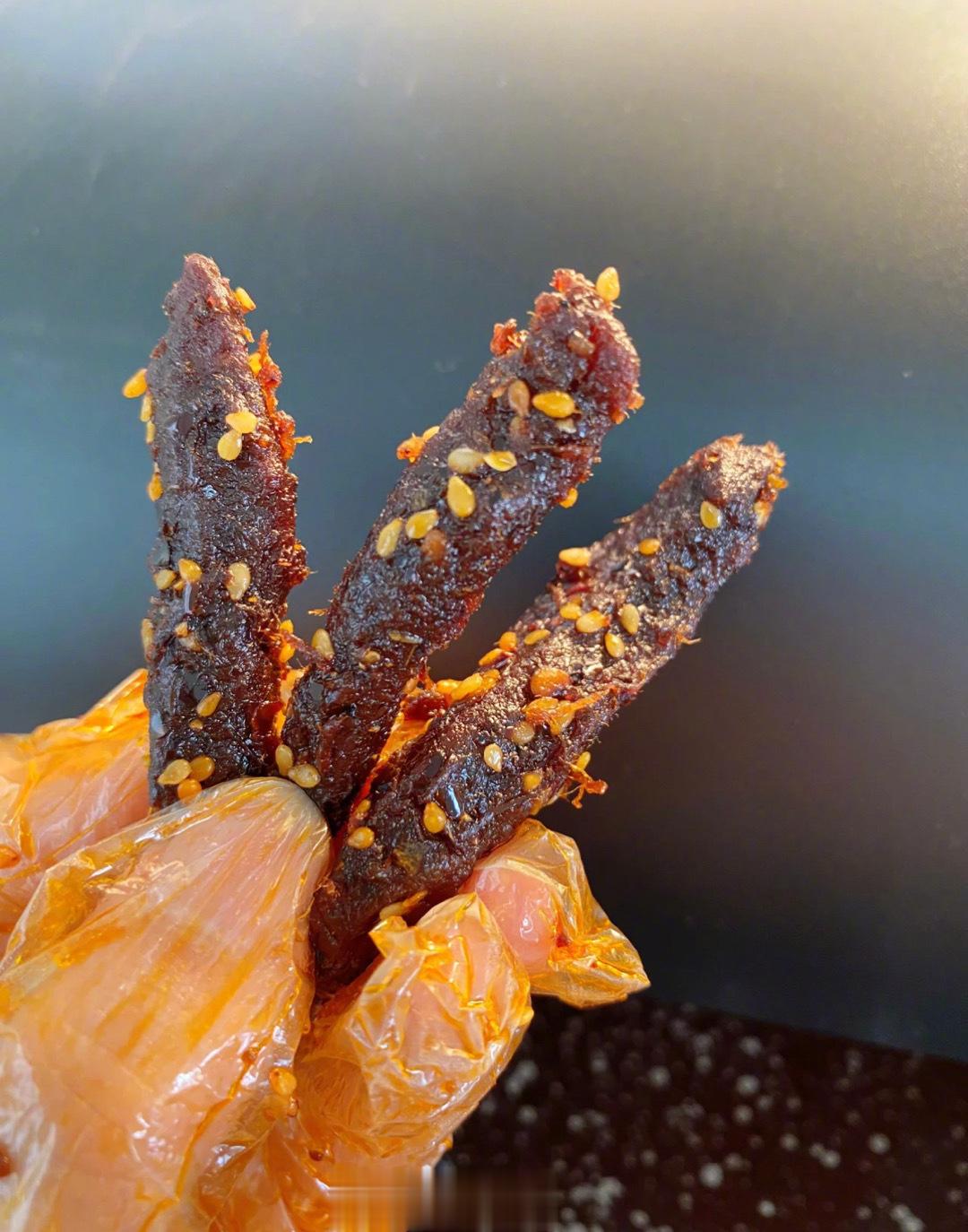 眉山洪雅老字号，江志忠川式五香麻辣藤椒牛肉干…这款传承了四代的非遗技艺的手工牛肉