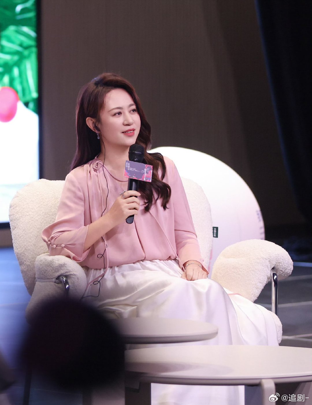 马丽获年度喜剧电影女演员 用心演绎，实至名归，为最棒的发起人打call！ 