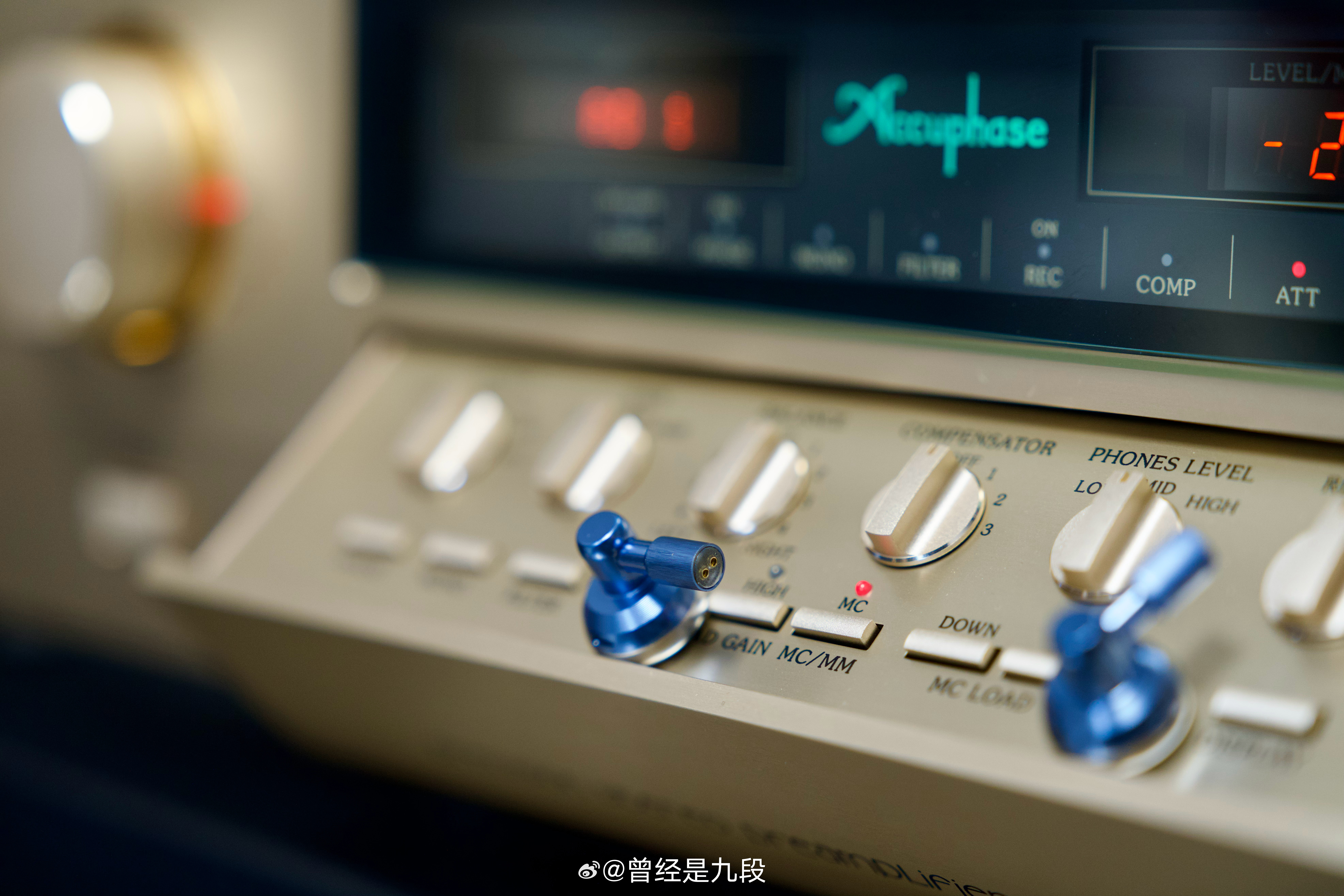 平头塞是真的舒服，高阻下的控制力和安定感都是脱离传统耳塞表现的感受，这种「复古感