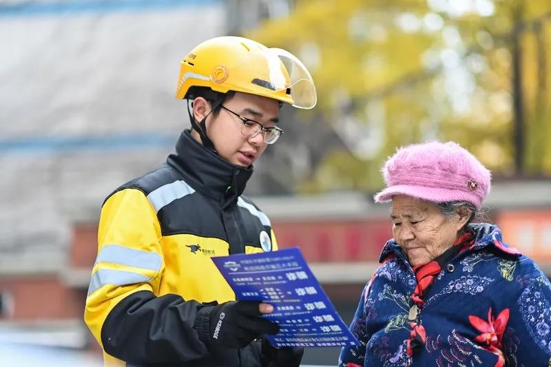 其实得看情况哎～ 如果是天气特别差，比如大暴雨、暴雪，骑手路上肯定不好走，超时个