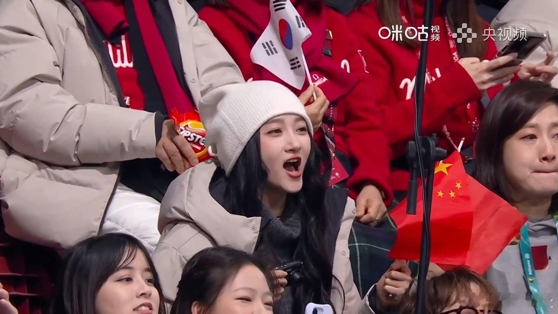 关晓彤全英采访关晓彤全英文采访 关晓彤全英文采访状态太好了！谈吐优雅表达流畅，落