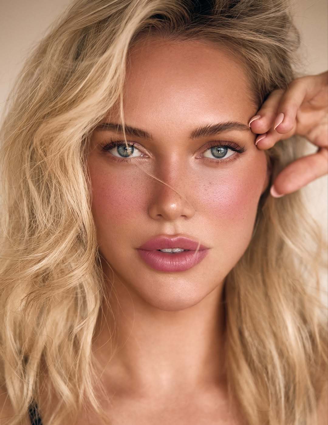 哈腾妻子晒照三张~雷霆战胜老鹰nba新赛季第一声加油 ​​​