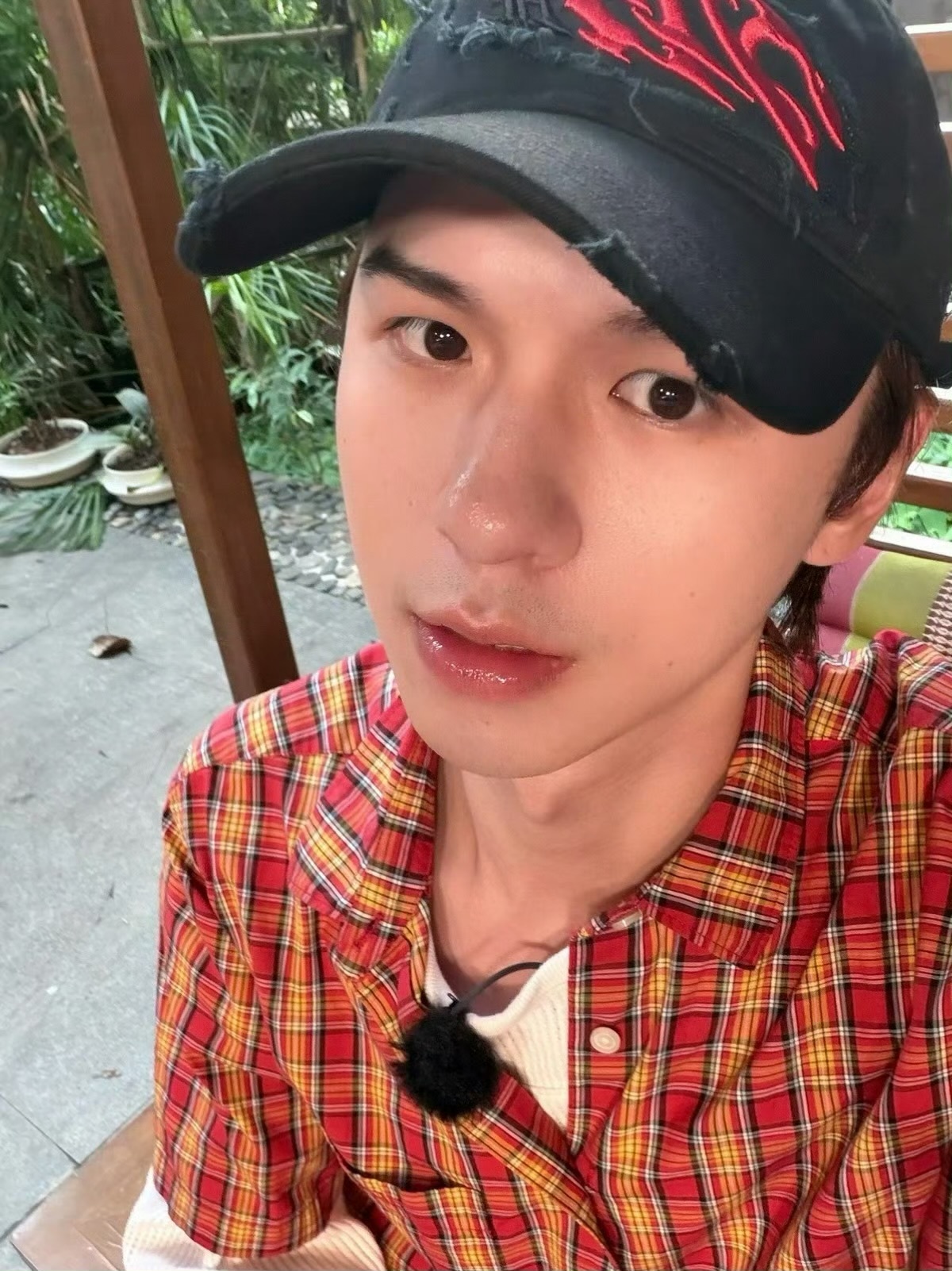 何浩楠新歌晚安 🌱何浩楠大红特红 “对于某人来说，你就是宇宙的中心--就像 小