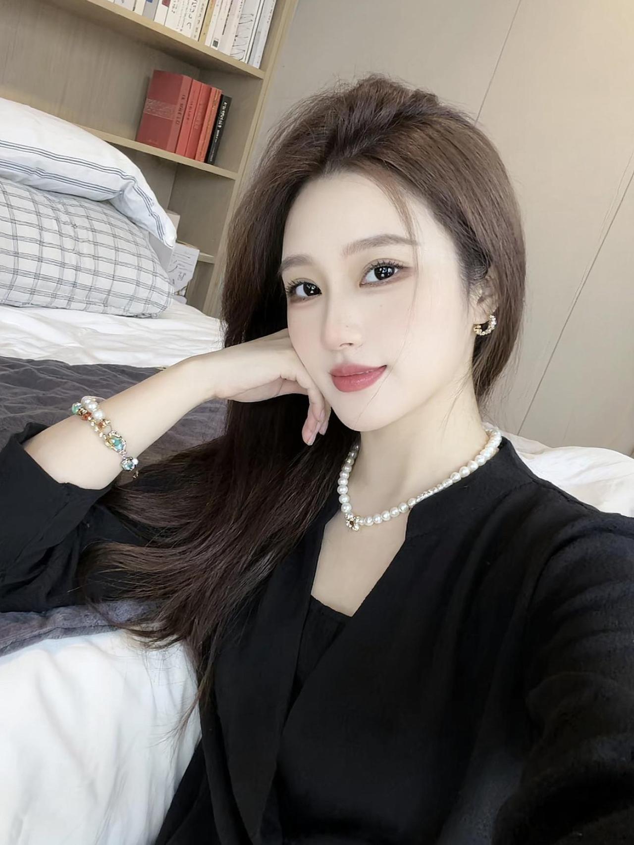 说喜欢你的人可能很多，但懂得照顾你情绪的人才最难得。细节里的温柔，有心者不用教，