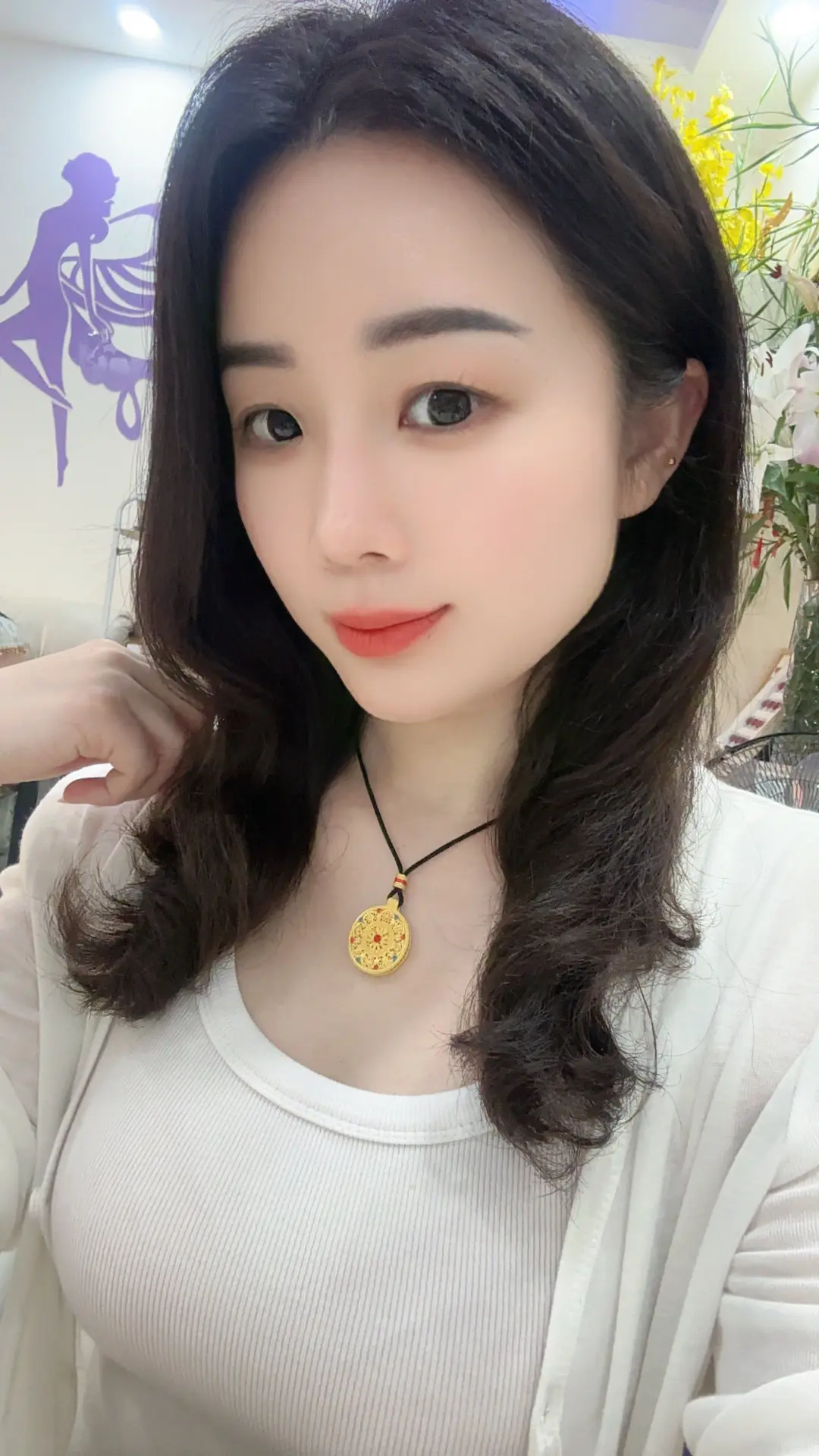 你把钱都给她吧，我饿了会自己捡垃圾吃