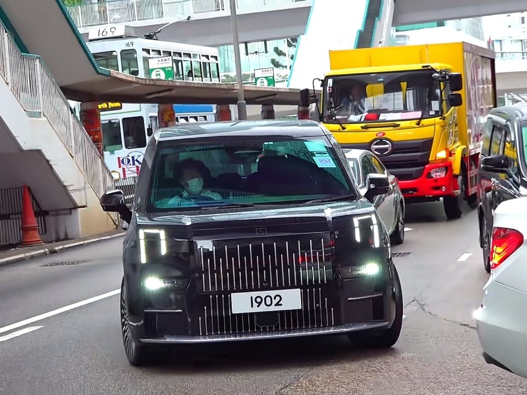 香港居民疯抢国产电动车单单把商务车，保姆车拎出来，极氪009是卖的真好，舒适度就