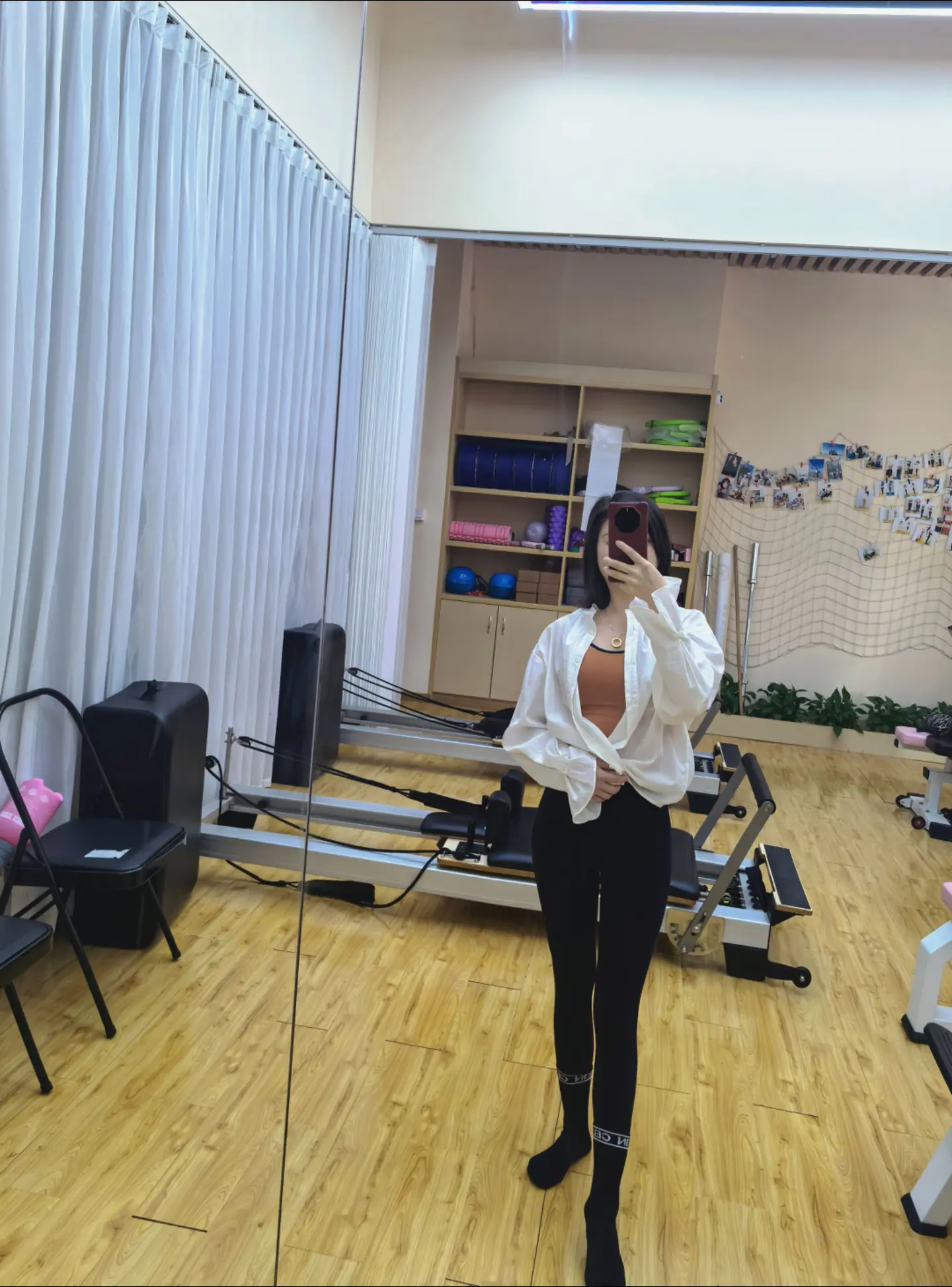“皮囊或许不够完美，但灵魂一定要高贵”。 “在自己的世界里独善其身，在...