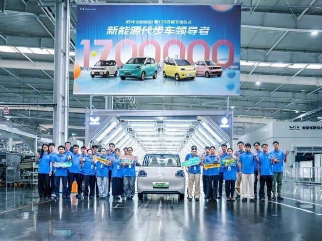 宏光MINIEV累计销量破170万辆 日前，上汽通用五菱宣布宏光MINIEV销量
