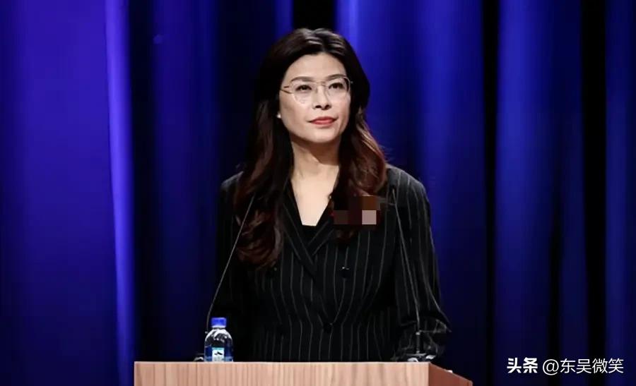 郑丽文访问团随行人员名单，
副主席:  萧旭岑，张荣恭，李乾龙
大陆事务部主任: