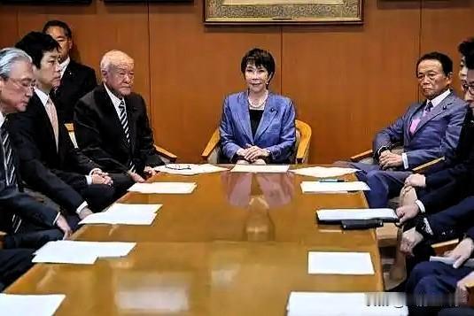 【日本为何热衷“碰瓷”中国】

近年来，日本在台海、钓鱼岛、历史等问题上频频挑衅