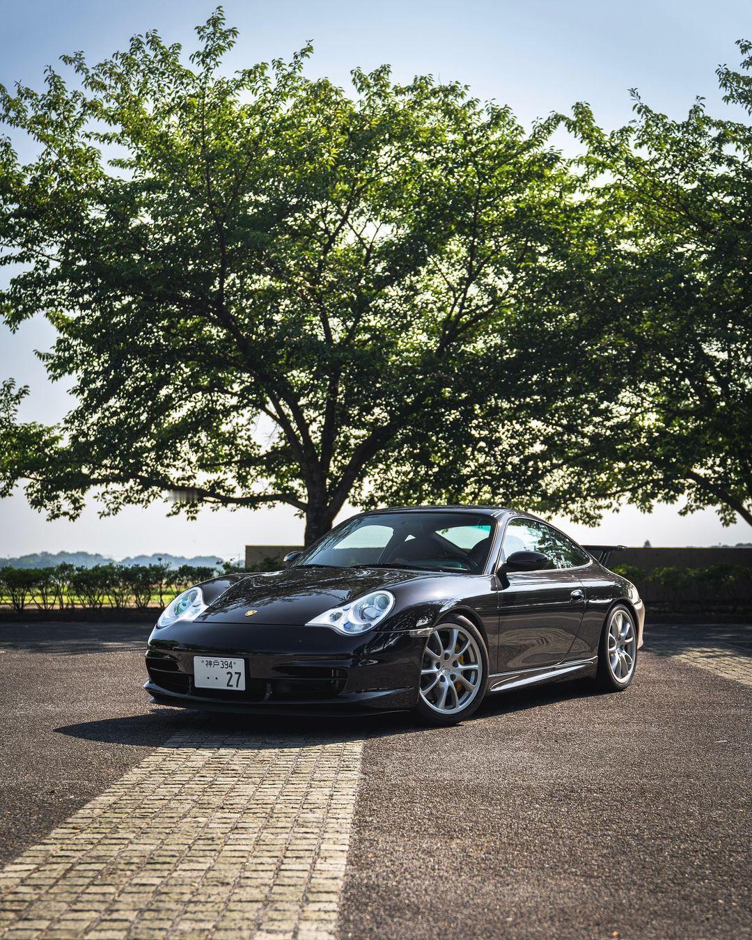 挂着白牌的996 GT3，太新了。虽然很多波子粉丝认为初代GT3是最纯粹的，但其