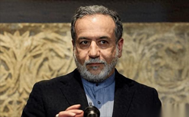 2026年2月28日，美以联军动手了，德黑兰遭到空袭，哈梅内伊在袭击中身亡。白宫