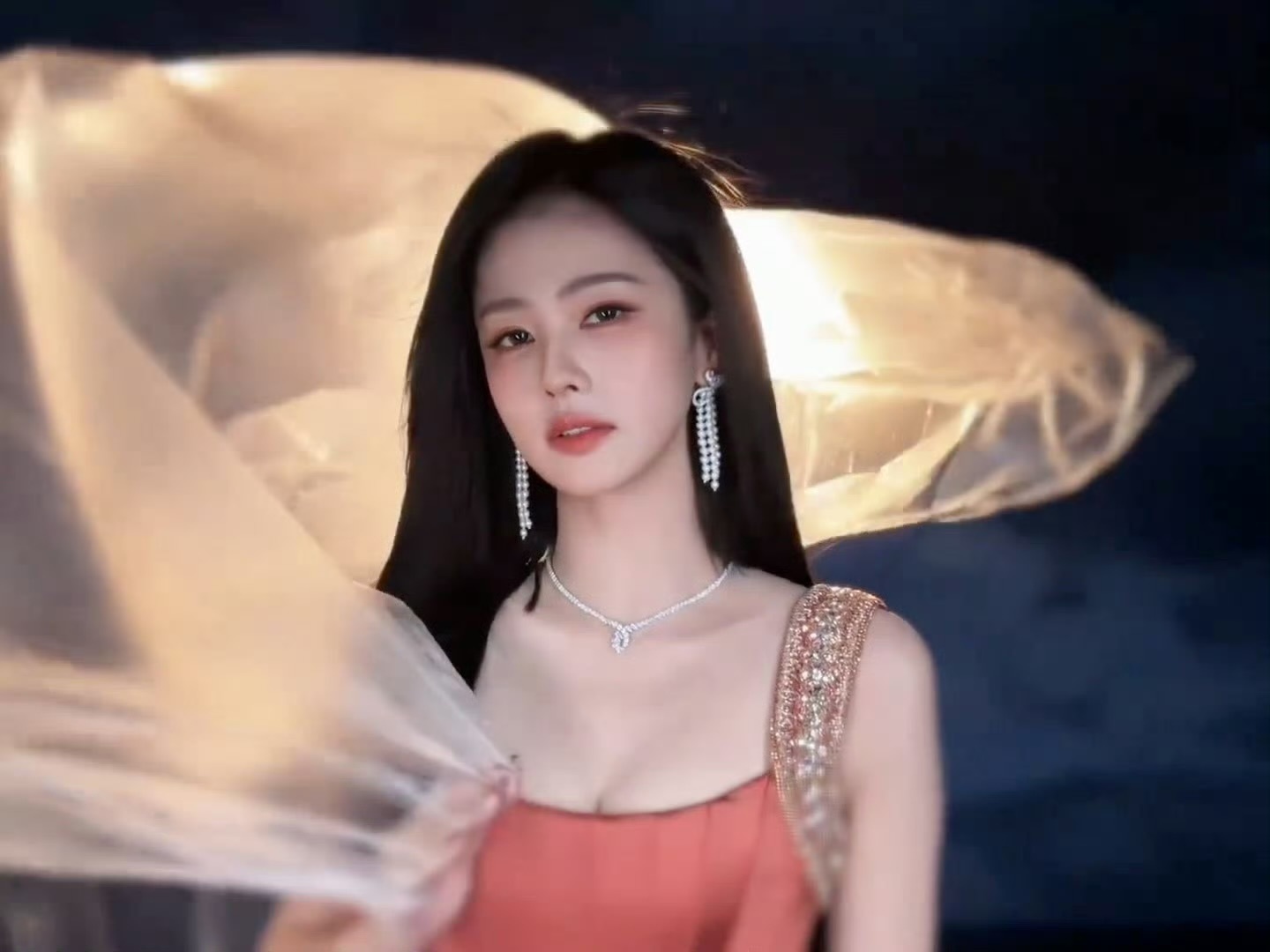 白鹿这神之九秒我看了9×9的次方遍。今天完全女神大人，镜头扫到之处都是超级漂亮，