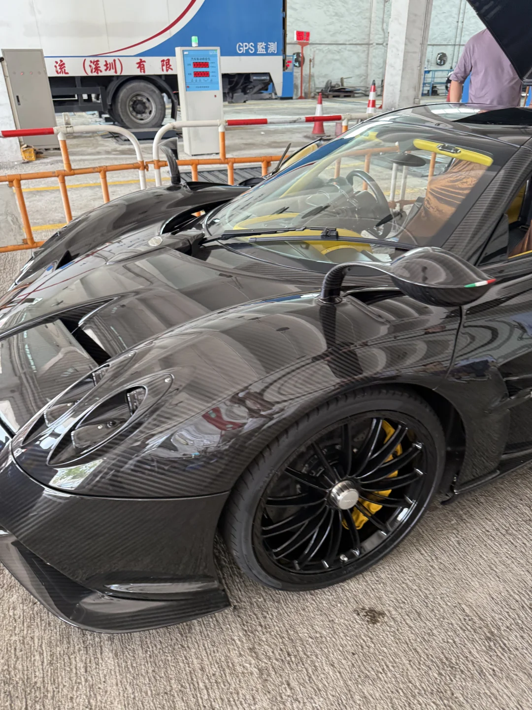 偶遇帕加尼 Huayra Roadster