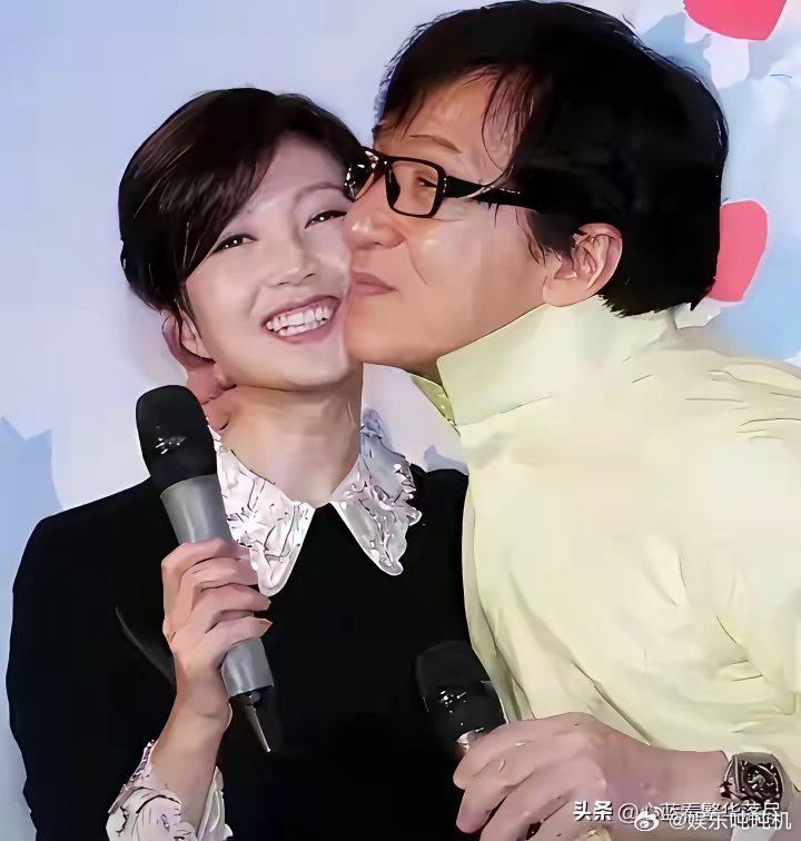 虽然成龙是一位享誉国际的功夫巨星，但是我觉得他有个习惯是真的不好！他的这个不好的