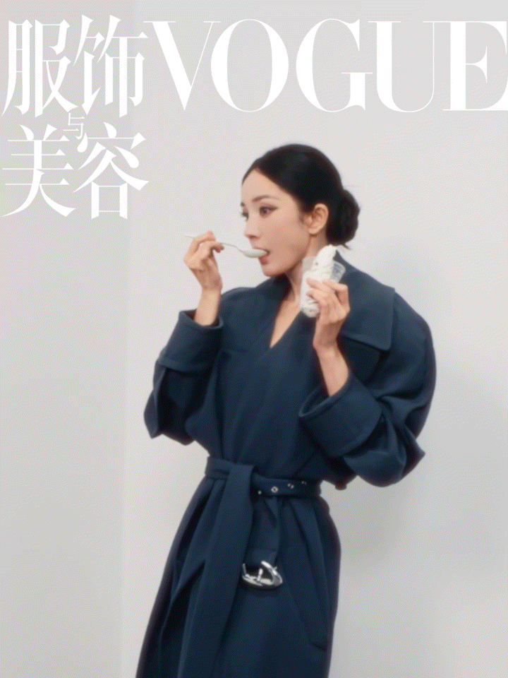 吃冰淇淋的小幂call back[奶牛猫]杨幂[超话] ​​​
