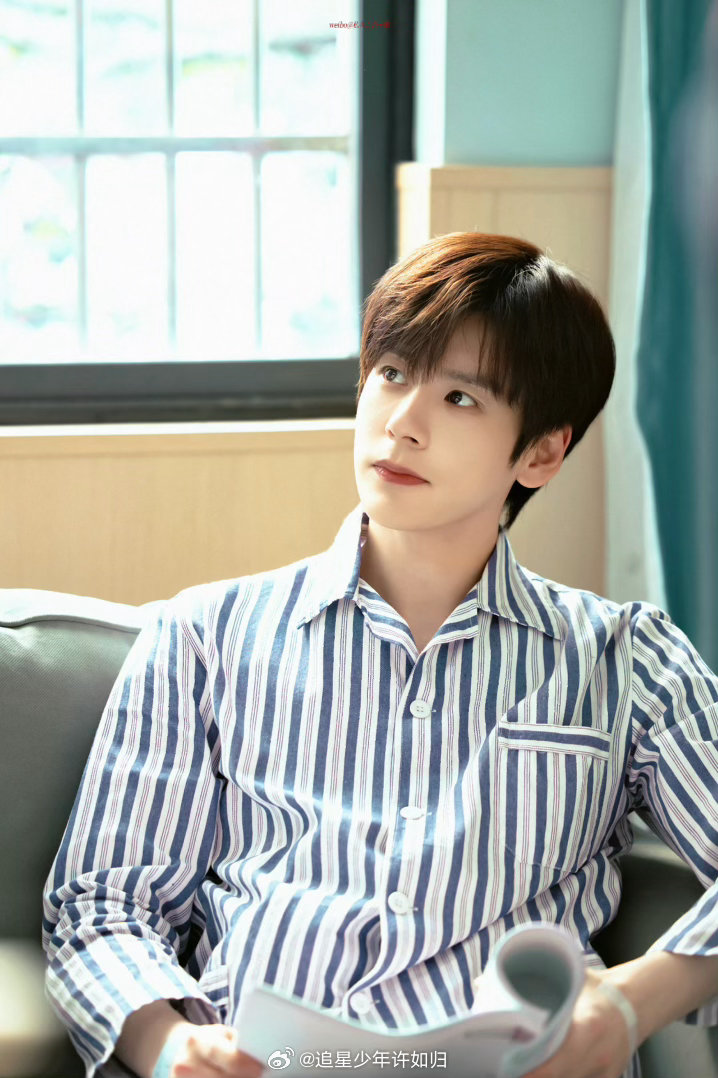 苦果亦是果讨来的糖也是糖你是迟来的欢喜 许淮颂送阮喻回家，到了门口不走，装病。阮