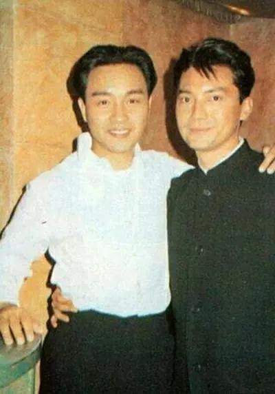 1991年，张国荣和尊龙，一张罕见的合影，这也是二人留下为数不多的合照。此时正值