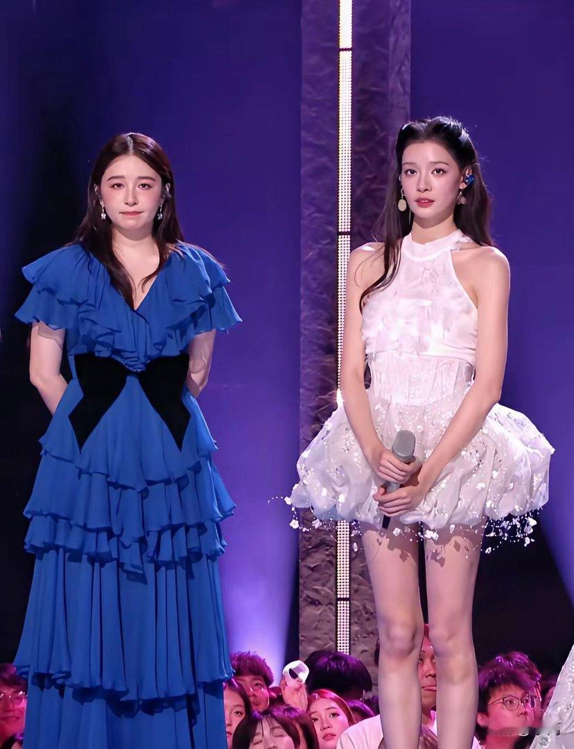 是张艺上太瘦还是怎么回事，称的阚清子很胖的感觉。。 