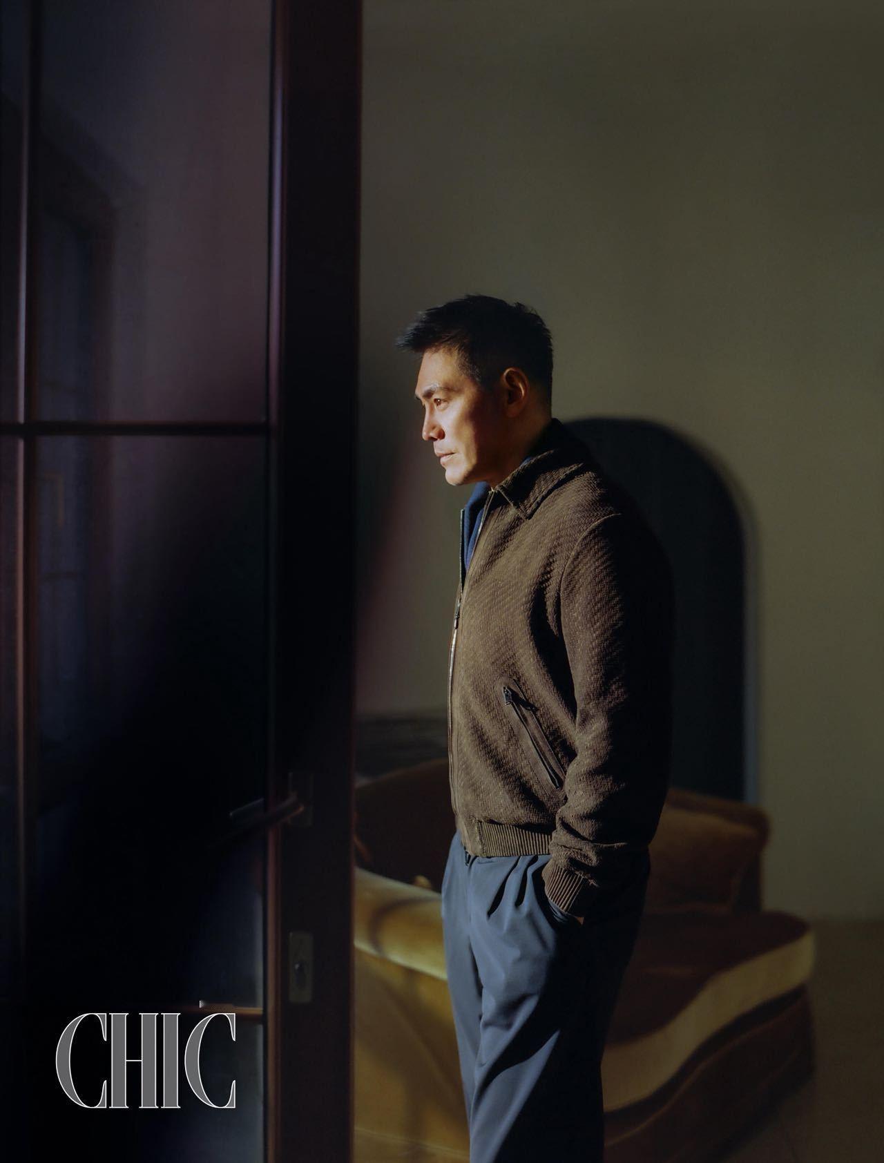 邵兵对张真源贴脸开大 邵兵这段我可以反复观看。张真源分享完视频，他二话不说就开始