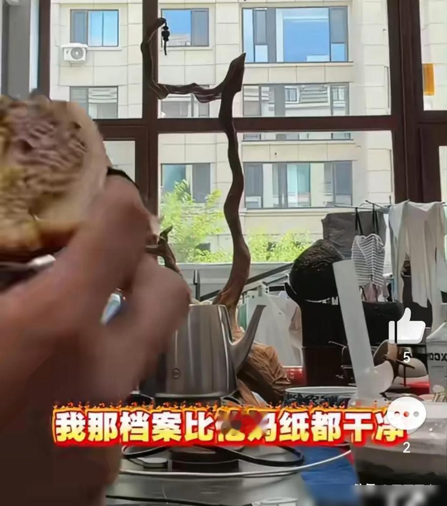 T佑讲述很多人找他聊回归直播的事情！

我看这话说的就有点意思，现在直播圈但凡有
