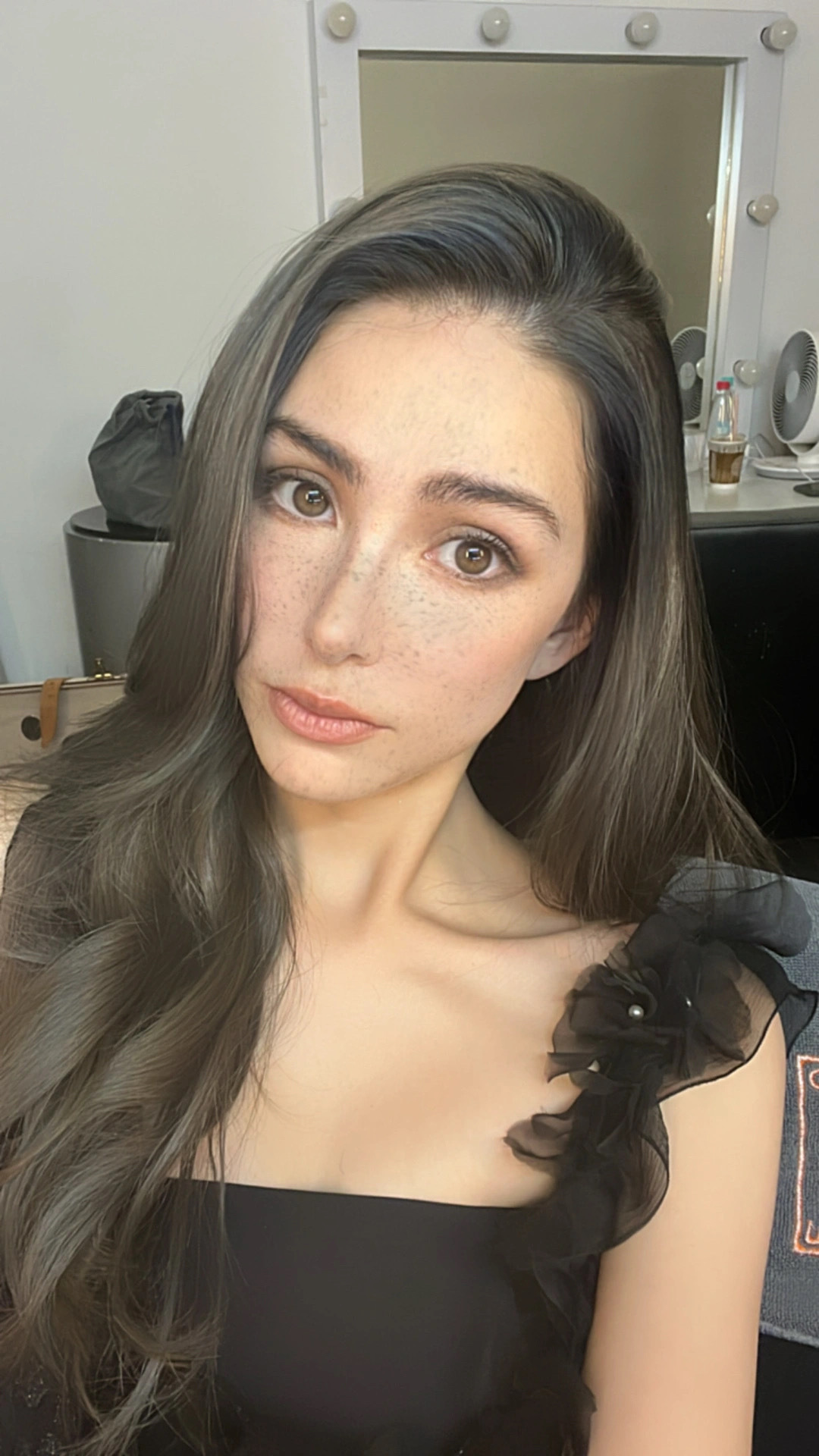 #昆凌[超话]# 小红薯更新：🖤9月第一張自拍照 ​​​