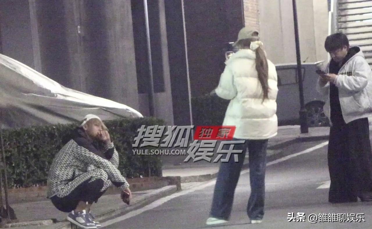 黄子韬和徐艺洋，夫妻真实状况曝光。
 
近日，有人拍到黄子韬和徐艺洋，私下相处的