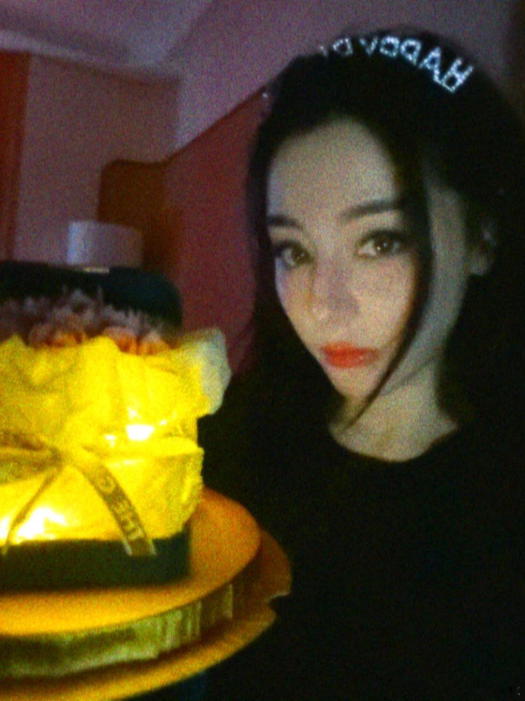 昨天吃太好，今天好空虚。小巴能不能每天都过生日