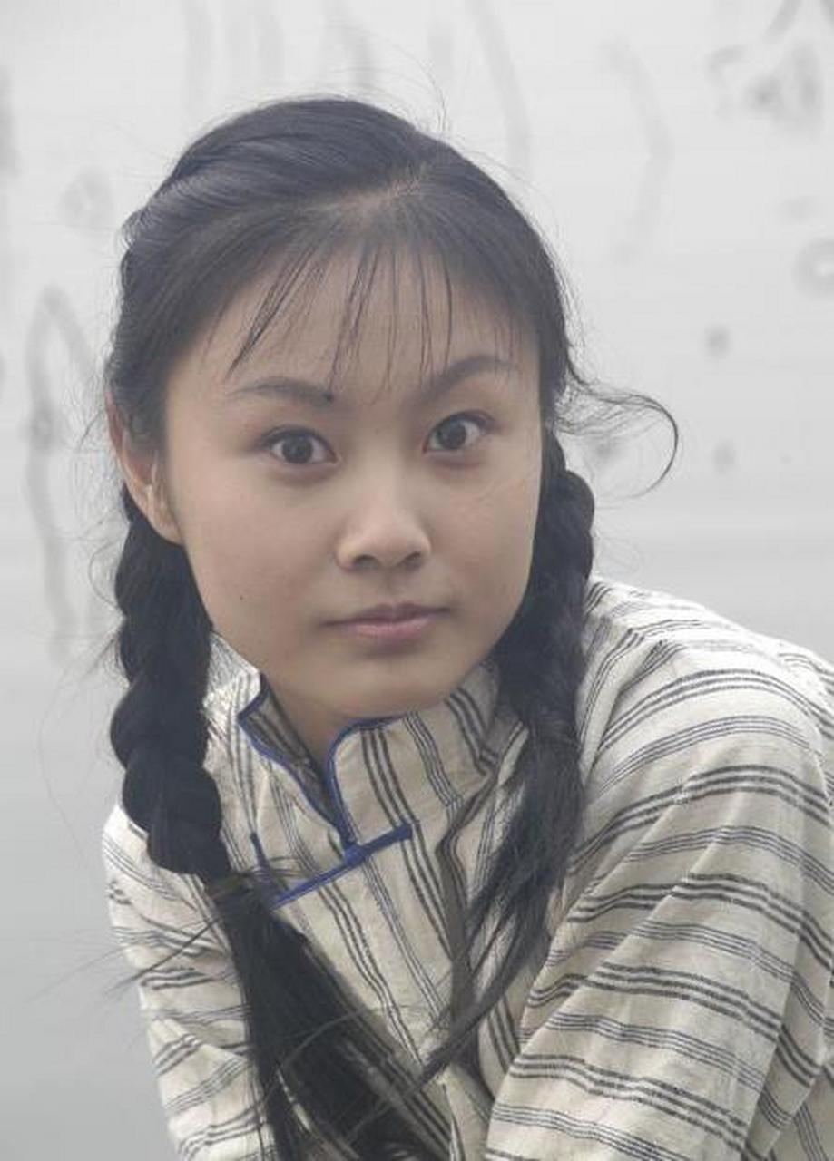 1977年，知青于文娟获得了返城的机会，她选择了回城。离开时，男友过来送她。于文