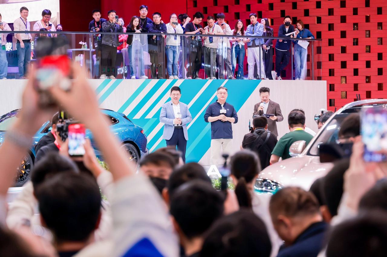 鸿蒙智行预判行业趋势！北京车展指明智能汽车发展方向
2026北京国际车展作为行业