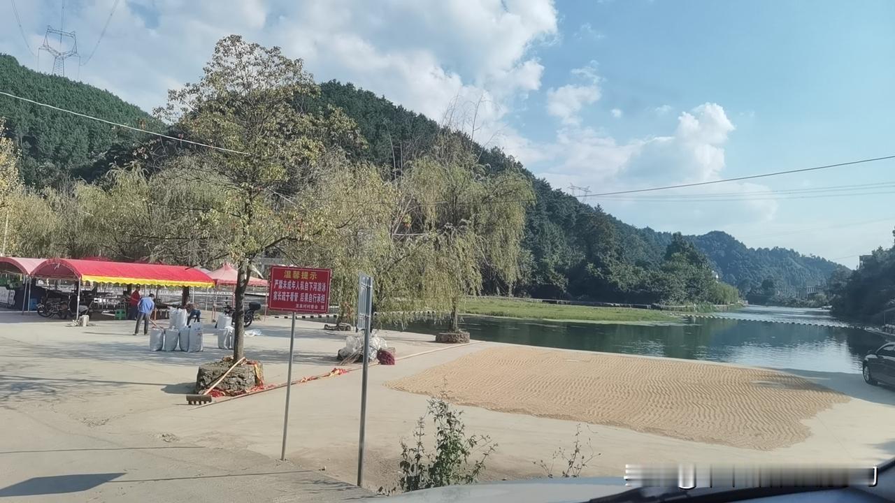 一个教育专家说：告诉你一个不能接受的秘密，你这辈子最爽的日子，根本不是升职加薪，