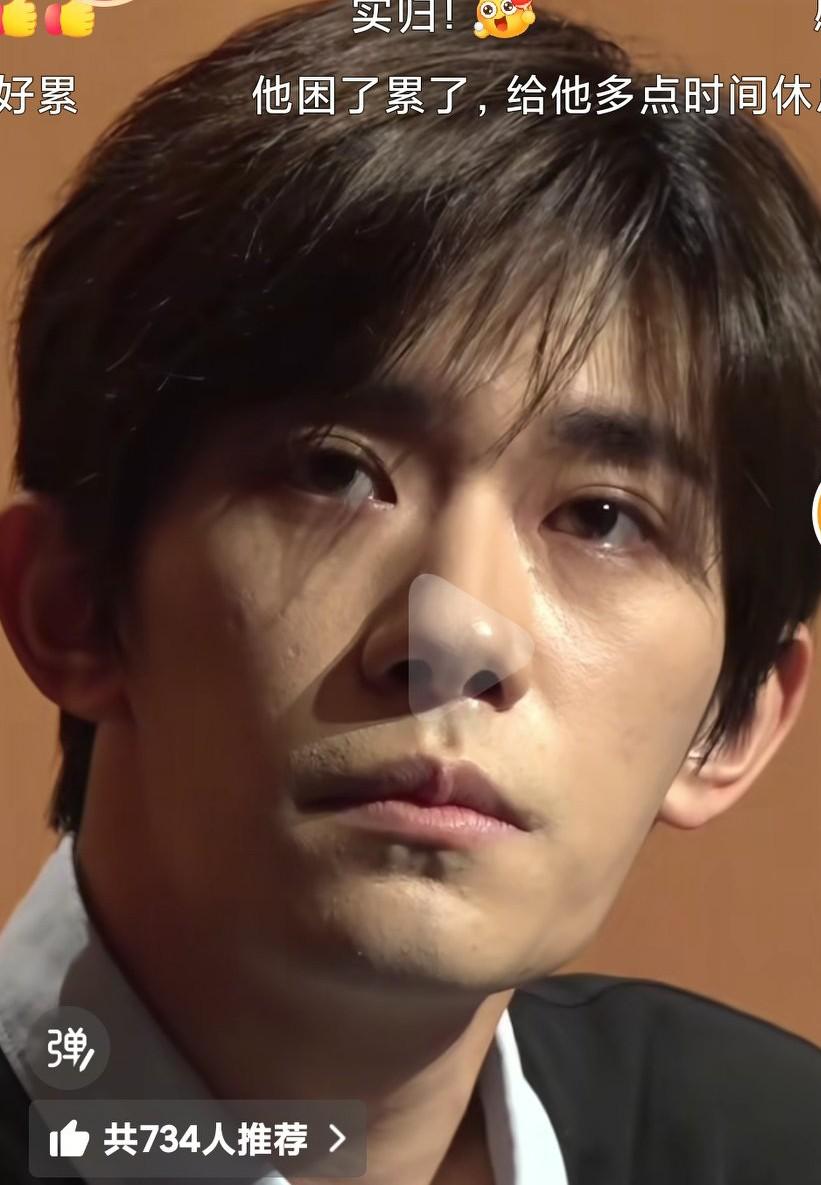 易烊千玺这样小小的年龄，都已经取得了这样的成就，真的是未来可期啊，未来妥妥的艺术