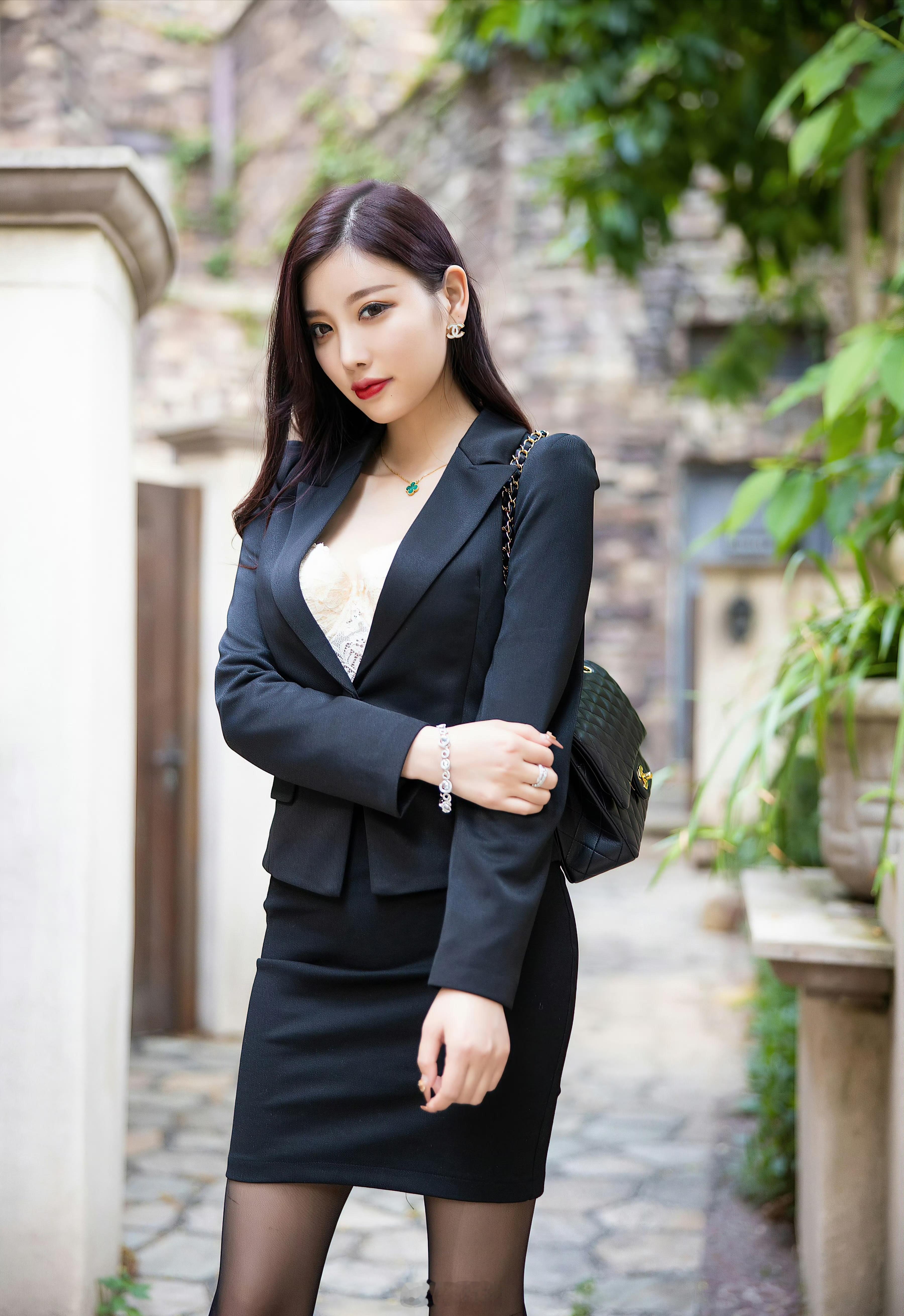 小姐姐的工作穿搭 ​​​