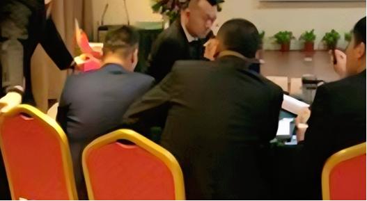 太荒唐了！5名同门研究生，驱车600公里到杭州看望导师，晚上在楼外楼饭店吃饭，点