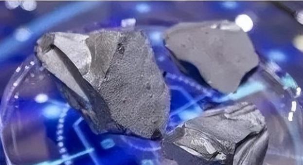 中国又悄悄关上了一扇更要命的门！在稀土还未撕完的时候，中国又加紧了另外一出口，而