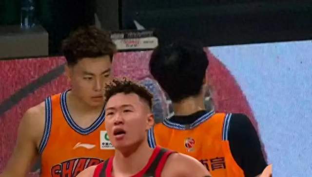 CBA揭幕战！上海男篮vs深圳，两队核心阵容对比之后得出如下结论