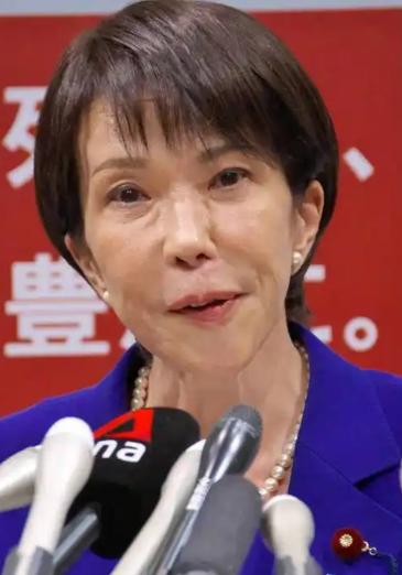 日本恐怕怎么也没想到，高市的一番“愚蠢操作”，反倒帮中国解决了两大问题。第一，让