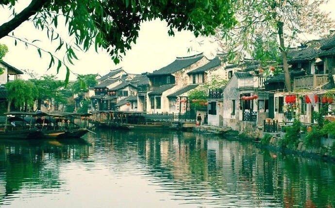 梦回西塘，谁把故事锁金秋，烟雨楼台情人惆 ​​​
